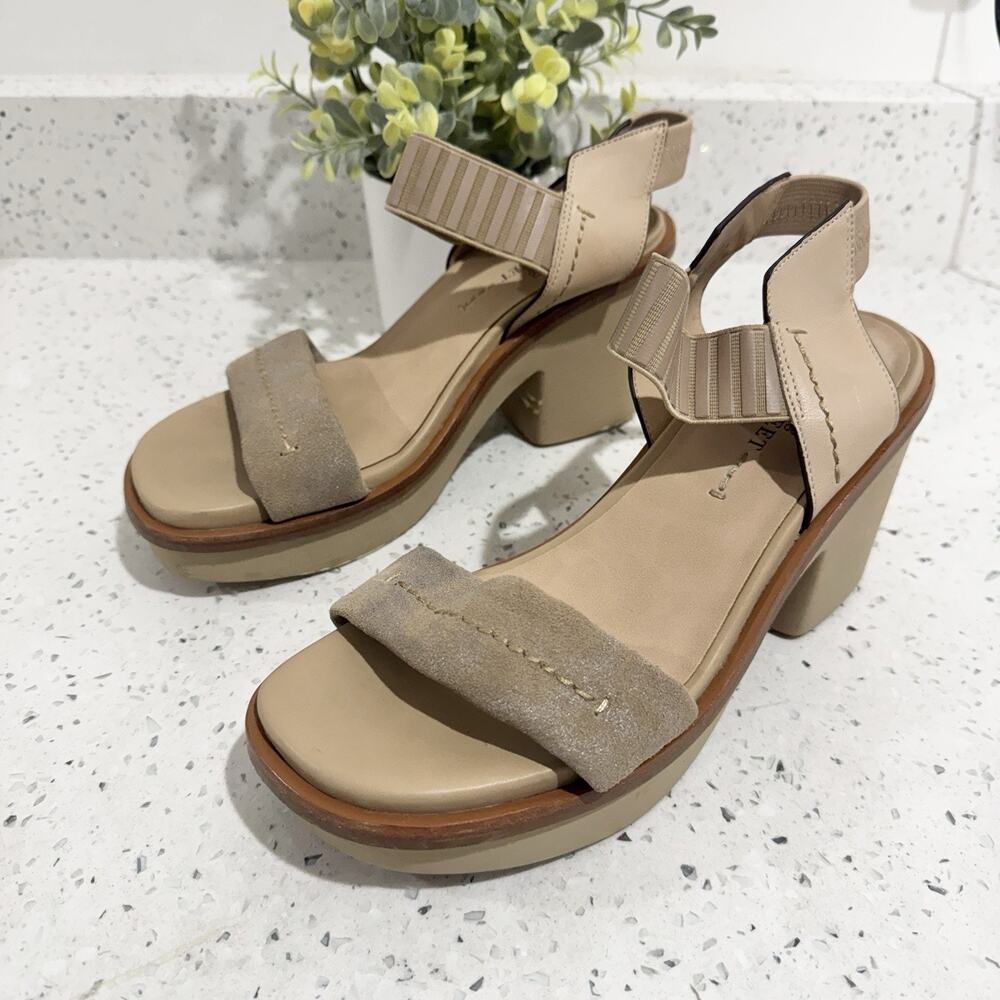 Naked Feet Basalt heeled Chunky sandals Size 8.5